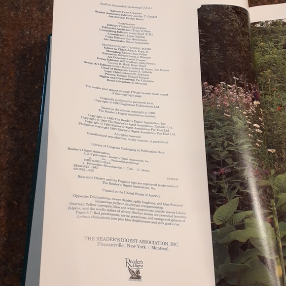 "Successful Gardening" A-Z of Perennials Book - Picture 3 of 8